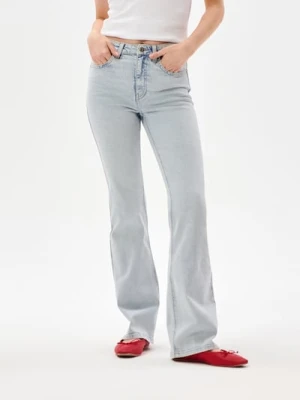 Sinsay - Jeansy flare mid waist - niebieski