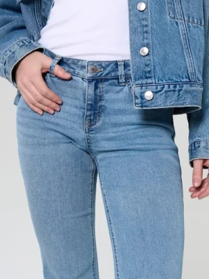 Sinsay - Jeansy flare low waist - niebieski