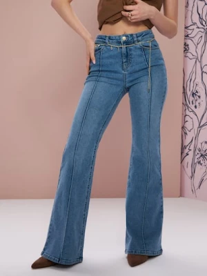 Sinsay - Jeansy flare z efektem sprania i ozdobnym łańcuchem - niebieski