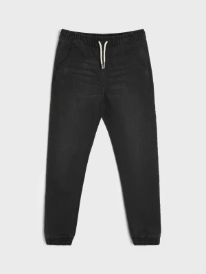 Sinsay - Jeansy jogger z efektem sprania - czarny