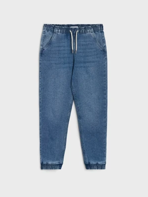Sinsay - Jeansy jogger z efektem sprania - niebieski