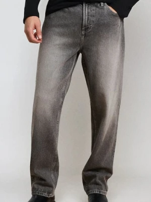 Sinsay - Jeansy loose fit z efektem sprania - szary