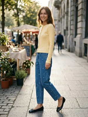 Sinsay - Jeansy mom z haftowanymi kwiatkami - niebieski