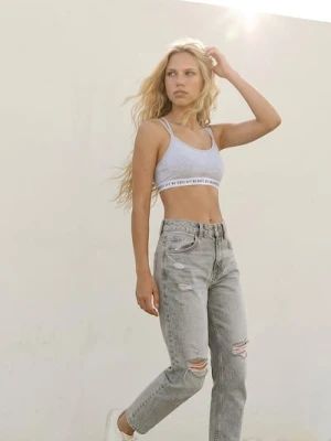 Sinsay - Jeansy mom z przetarciami - szary