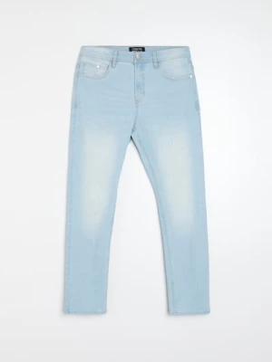 Sinsay - Jeansy regular fit z efektem sprania - niebieski