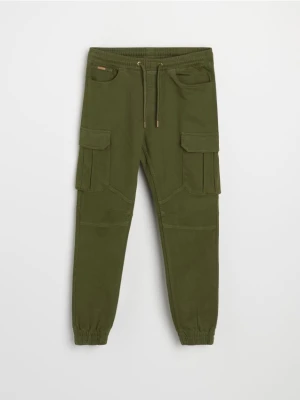 Sinsay - Jeansy regular jogger cargo - zielony