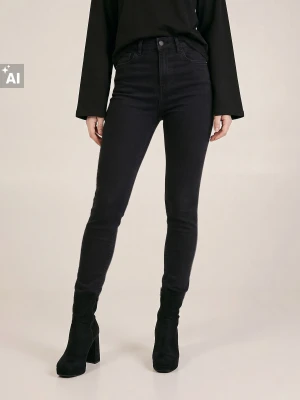 Sinsay - Jeansy skinny high waist z domieszką wiskozy - czarny