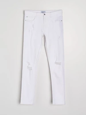 Sinsay - Jeansy slim fit z przetarciami - biały