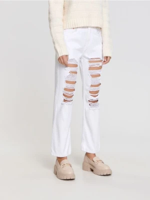 Sinsay - Jeansy straight high waist - biały