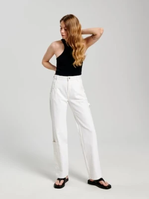 Sinsay - Jeansy straight low waist - kremowy