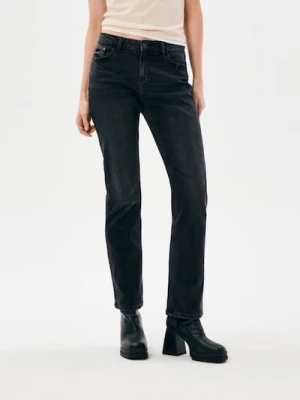 Sinsay - Jeansy straight z efektem sprania - czarny