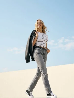 Sinsay - Jeansy straight z efektem sprania - szary