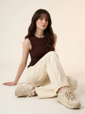 Sinsay - Jeansy wide leg mid waist z dekoracyjnym warkoczem na nogawce - kremowy