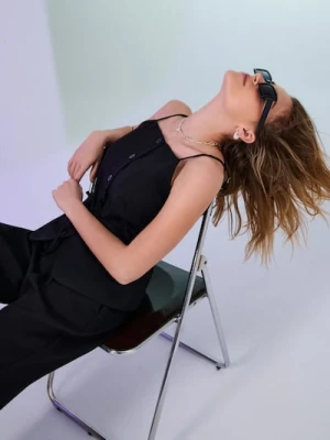 Sinsay - Kamizelka na cienkich ramiączkach z wiskozą i domieszką lnu - czarny