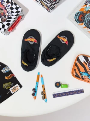 Sinsay - Kapcie Hot Wheels - czarny