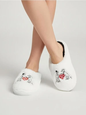Sinsay - Kapcie z futerkiem 101 Dalmatians - biały