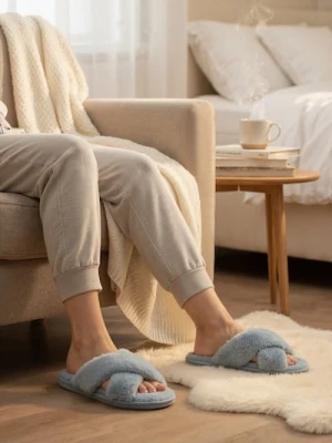 Sinsay - Kapcie ze sztucznym futerkiem - fioletowy