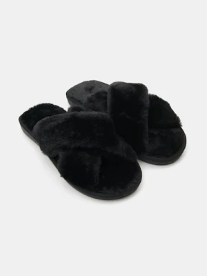 Sinsay - Kapcie ze sztucznym futrem - czarny