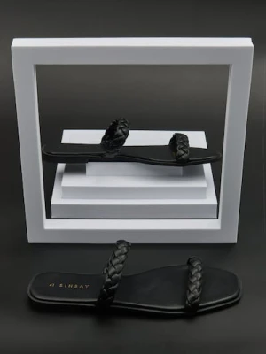 Zdjęcie produktu Sinsay - Klapki - czarny