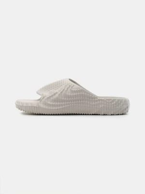 Sinsay - Klapki piankowe z falowaną fakturą - beżowy