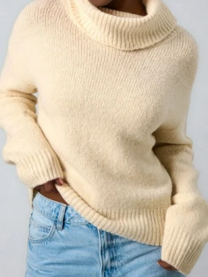 Sinsay - Klasyczny golf z domieszką wełny - kremowy