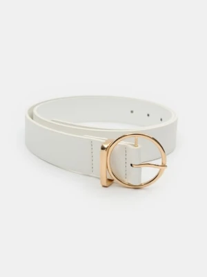 Sinsay - Klasyczny pasek ze złotą klamrą - biały