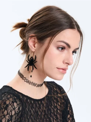 Sinsay - Kolczyki w kształcie pająka z motywem halloweenowym - czarny