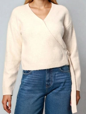 Sinsay - Kopertowy sweter z domieszką wełny - beżowy