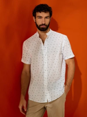 Sinsay - Koszula regular fit ze stójką - biały