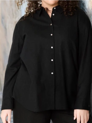 Sinsay - Koszula z domieszką lnu PLUS SIZE - czarny