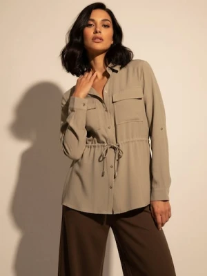 Sinsay - Koszula z kieszeniami cargo i wiązaniem w talii - zielony