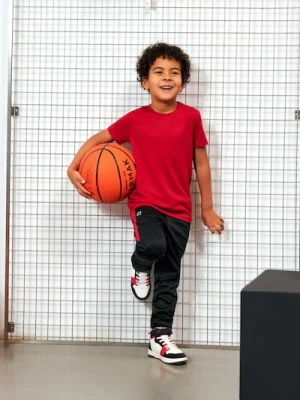 Sinsay - Koszulka sportowa Active szybkoschnąca z odblaskowym nadrukiem - czerwony