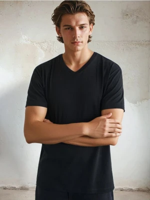 Sinsay - Koszulka z dekoltem w serek w stylu basic - czarny