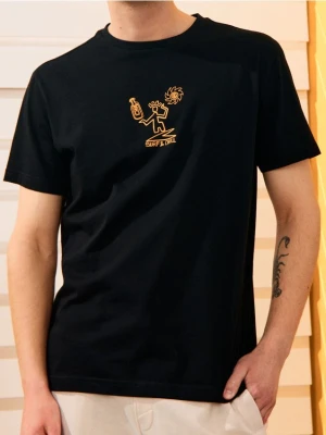 Sinsay - Koszulka z drobnym nadrukiem na przodzie - czarny