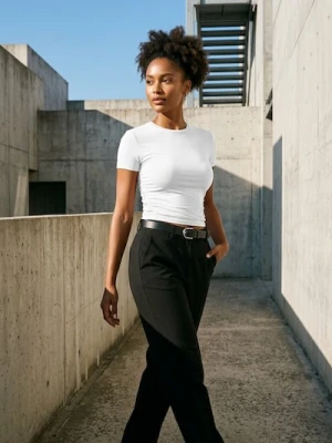 Sinsay - Koszulka z marszczeniem po bokach - biały