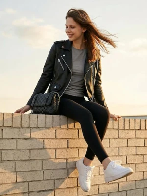 Sinsay - Koszulka z marszczeniem po bokach - szary