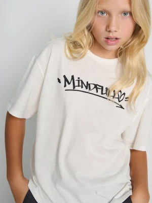 Sinsay - Koszulka z nadrukiem Mindfull - kremowy