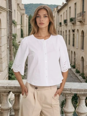 Sinsay - Koszulowa bluzka z ażurowym wykończeniem rękawa - biały