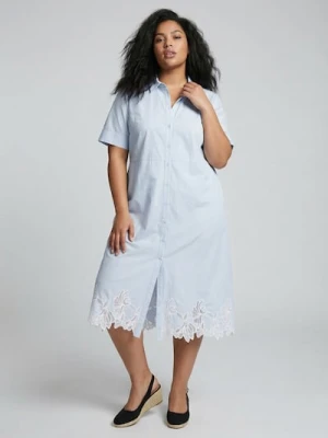 Sinsay - Koszulowa sukienka z haftowanym dołem Plus Size - błękitny