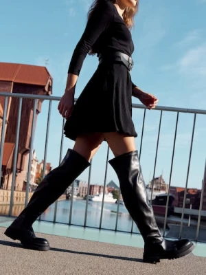 Sinsay - Kozaki muszkieterki z imitacji skóry - czarny