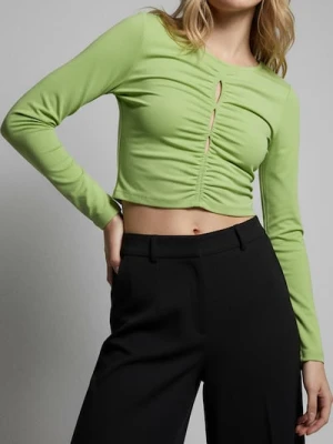 Sinsay - Krótka bluzka z długim rękawem i marszczeniem z przodu - zielony