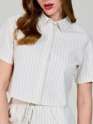 Sinsay - Krótka koszula z domieszką wiskozy i lnu - kremowy