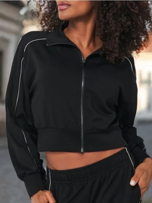Sinsay - Krótka rozpinana bluza soft touch - czarny
