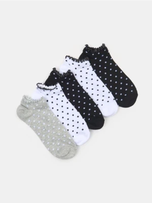 Sinsay - Krótkie skarpetki w groszki 5 pack - biały