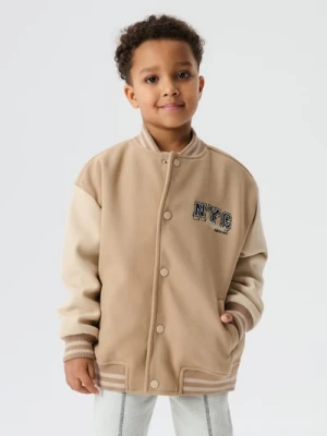 Sinsay - Kurtka bejsbolówka z haftowanym napisem - beżowy