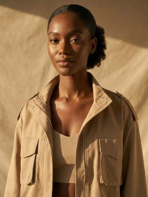 Sinsay - Kurtka bomber ze stójką - beżowy