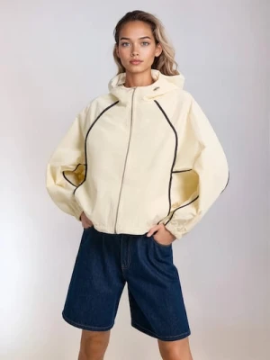Sinsay - Kurtka bomberka z kapturem i kontrastową lamówką - kremowy