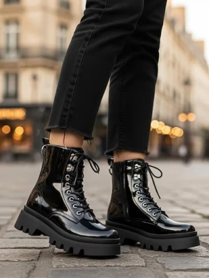 Sinsay - Lakierowane botki - czarny