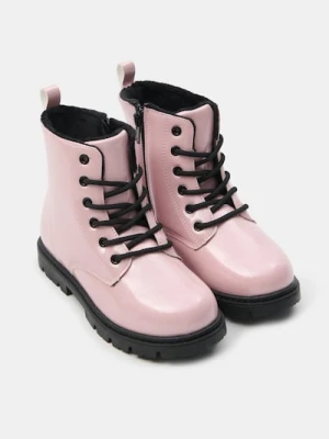 Sinsay - Lakierowane botki z ociepleniem - różowy