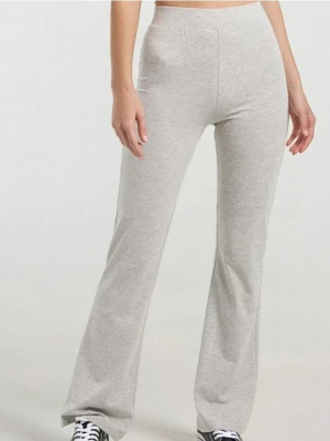 Sinsay - Legginsy z rozszerzaną nogawką - szary